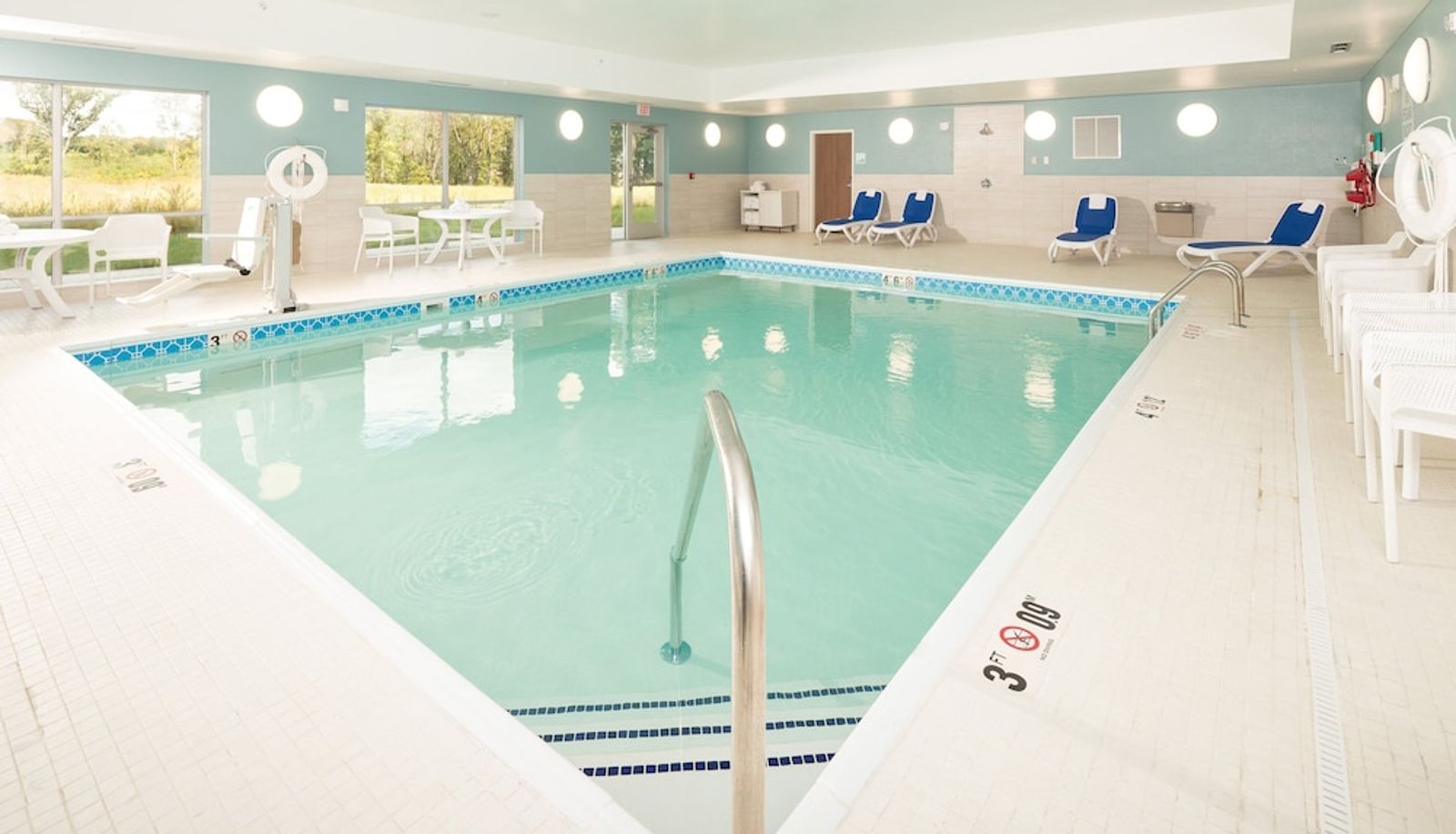 Pool - Holiday Inn Express & Suites KALAMAZOO WEST by IHG