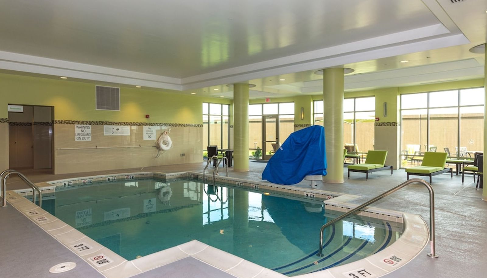 Pool - Holiday Inn LEXINGTON - HAMBURG by IHG