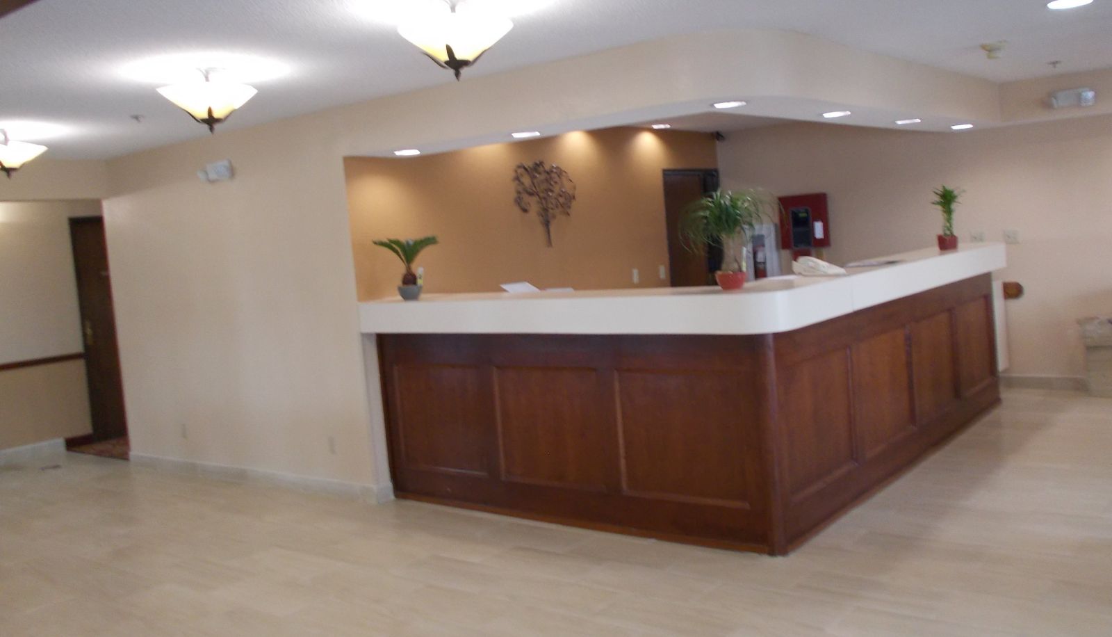 Hal - Royalton Inn and Suites Wilmin