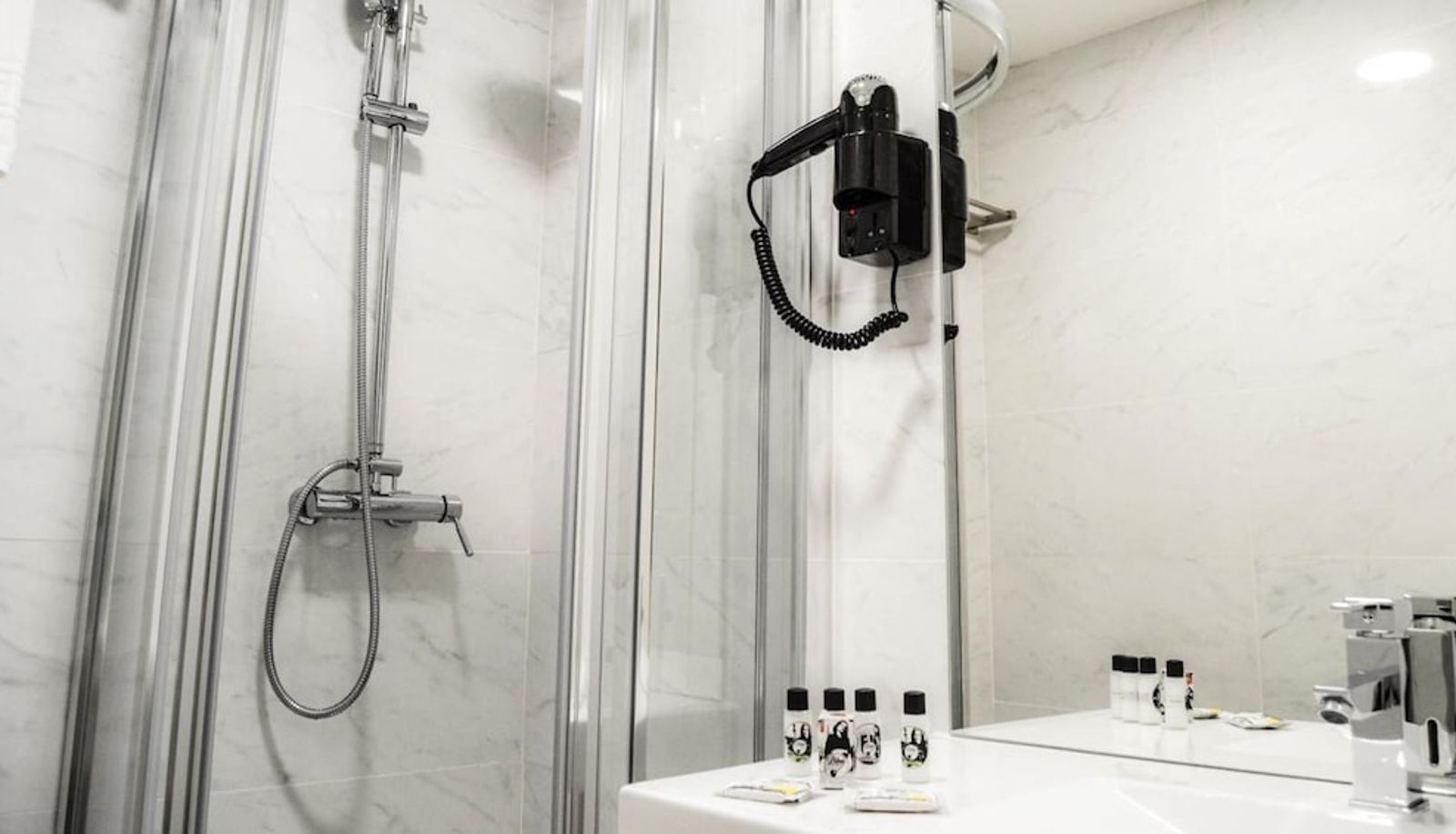 Badezimmer - Bairro Alto Suites