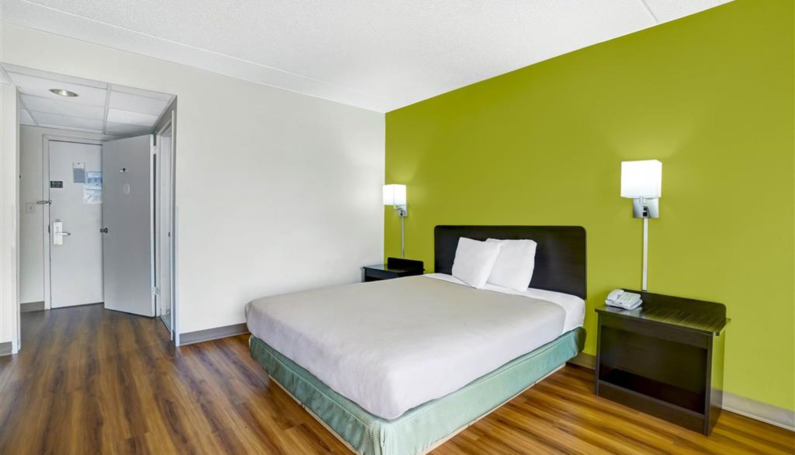 Camera - NJ Motel 6 Lawrenceville