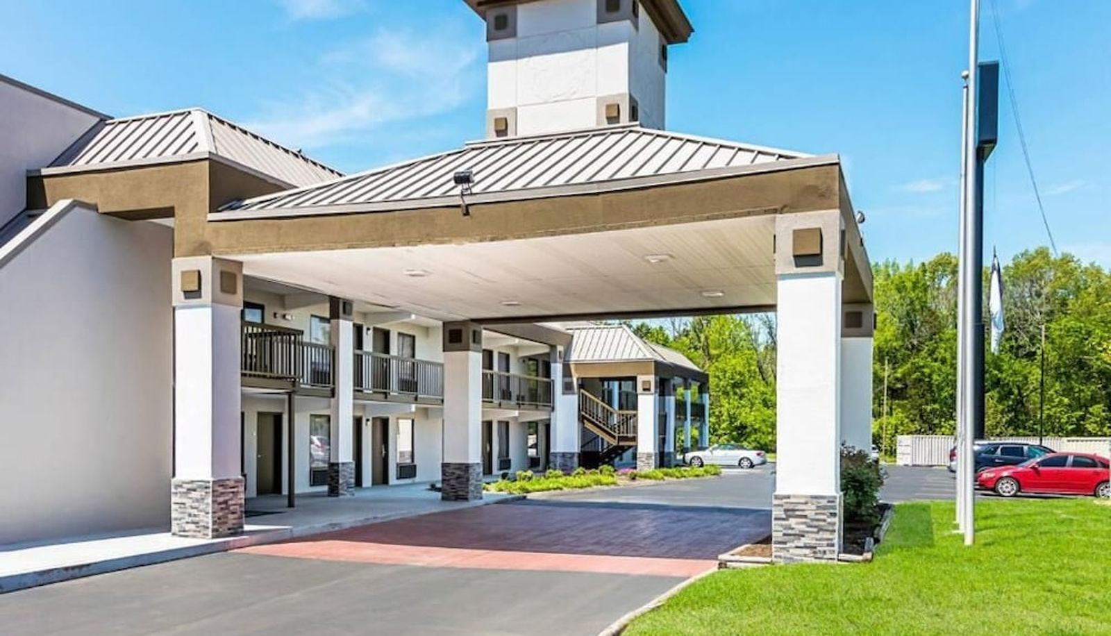 Info - Farragut Inn & Suites