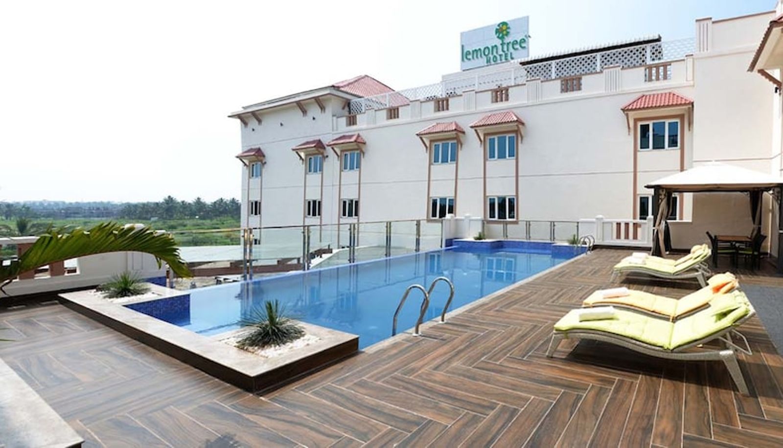 Zwembad - LEMON TREE HOTEL COIMBATORE