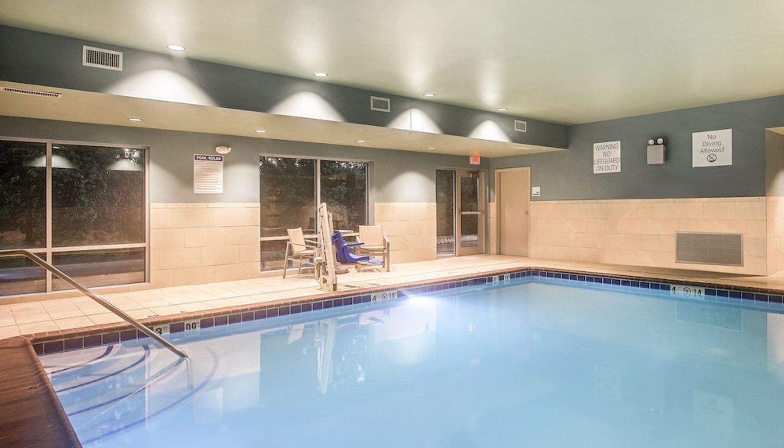 Piscine - Holiday Inn Express WILLIAMSBURG by IHG