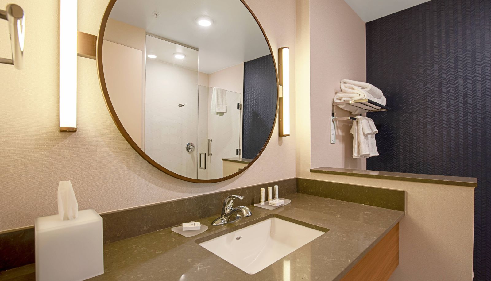 Room - Fairfield Inn and Suites by Marriott Duluth Waterfront