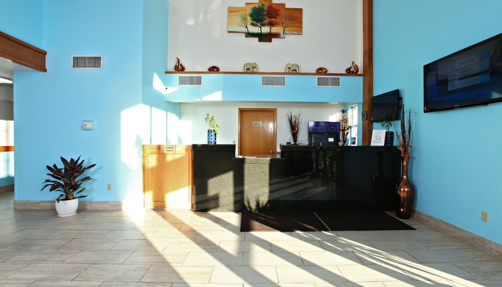Reception - Coratel Inn & Suites By Jasper Newton
