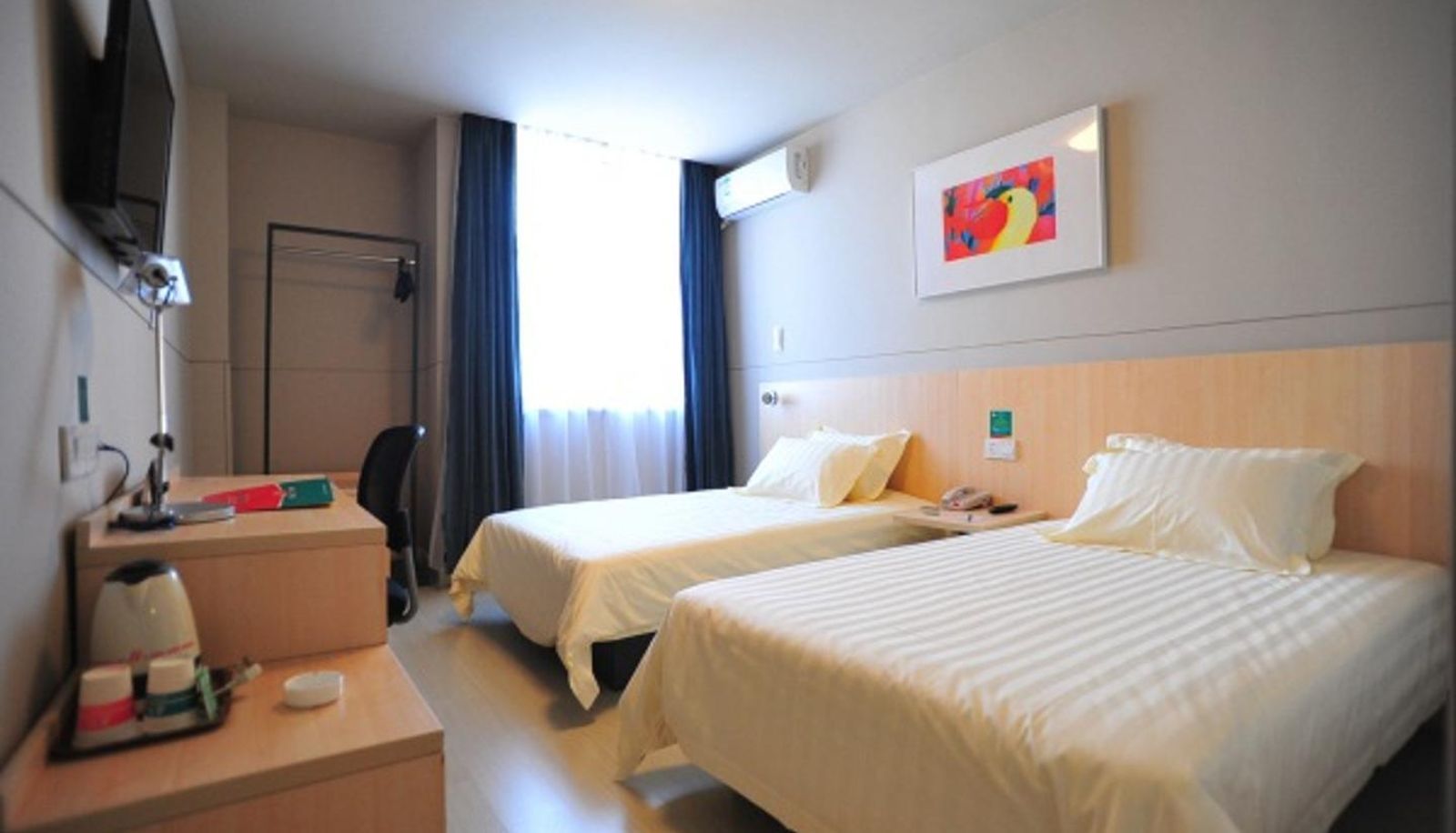 Room - Jinjiang Inn Wuhan Optical  Valley The Engineering University WUHAN OPTICS VALLEY FINANCIAL HARBOUR LNSTITUTE OF TECHNOLOGY