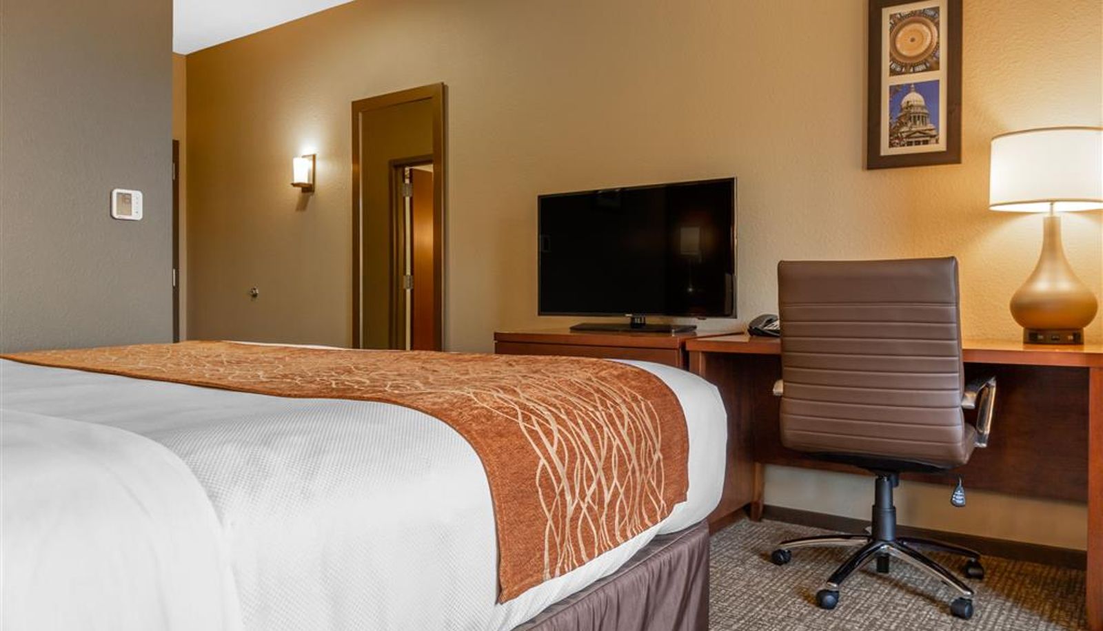 Room - Comfort Inn & Suites Boise Airport