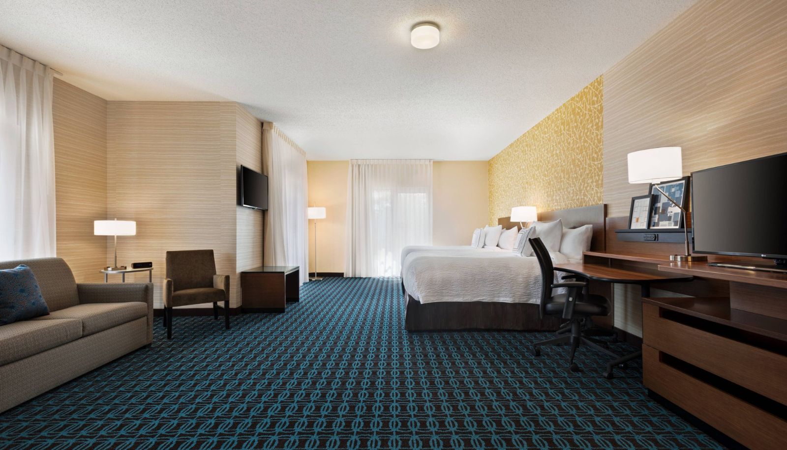 Camera - Fairfield Inn and Suites by Marriott Charlottesville Dtwn University Area