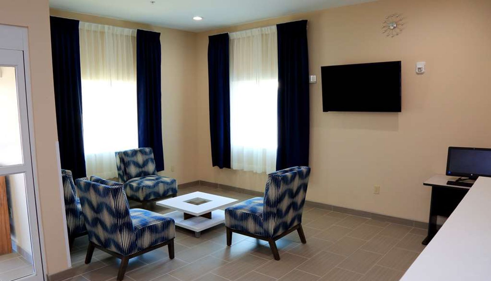 Hall - Americas Best Value Inn & Suites Prairieville