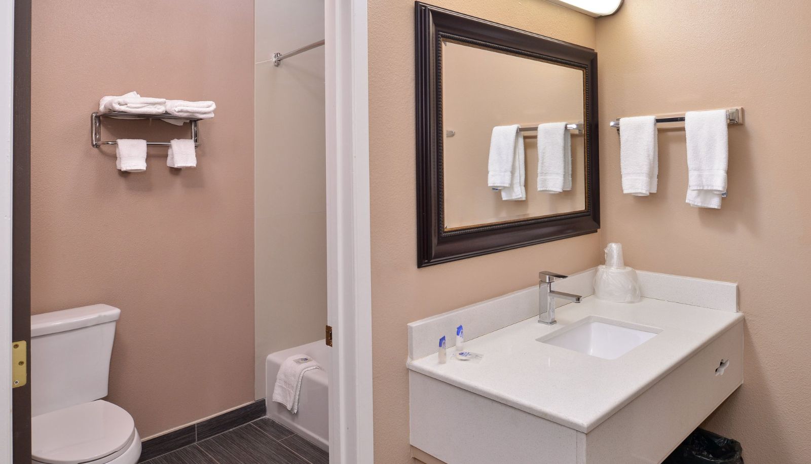 Habitación - Americas Best Value Inn & Suites Madera