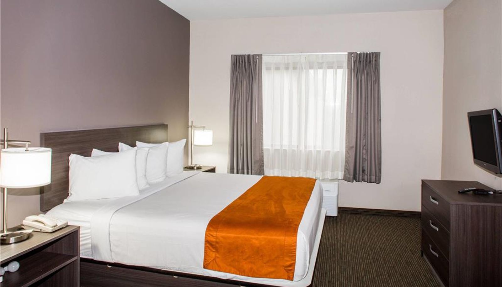 Kamer - Days Inn & Suites by Wyndham Orlando Airport