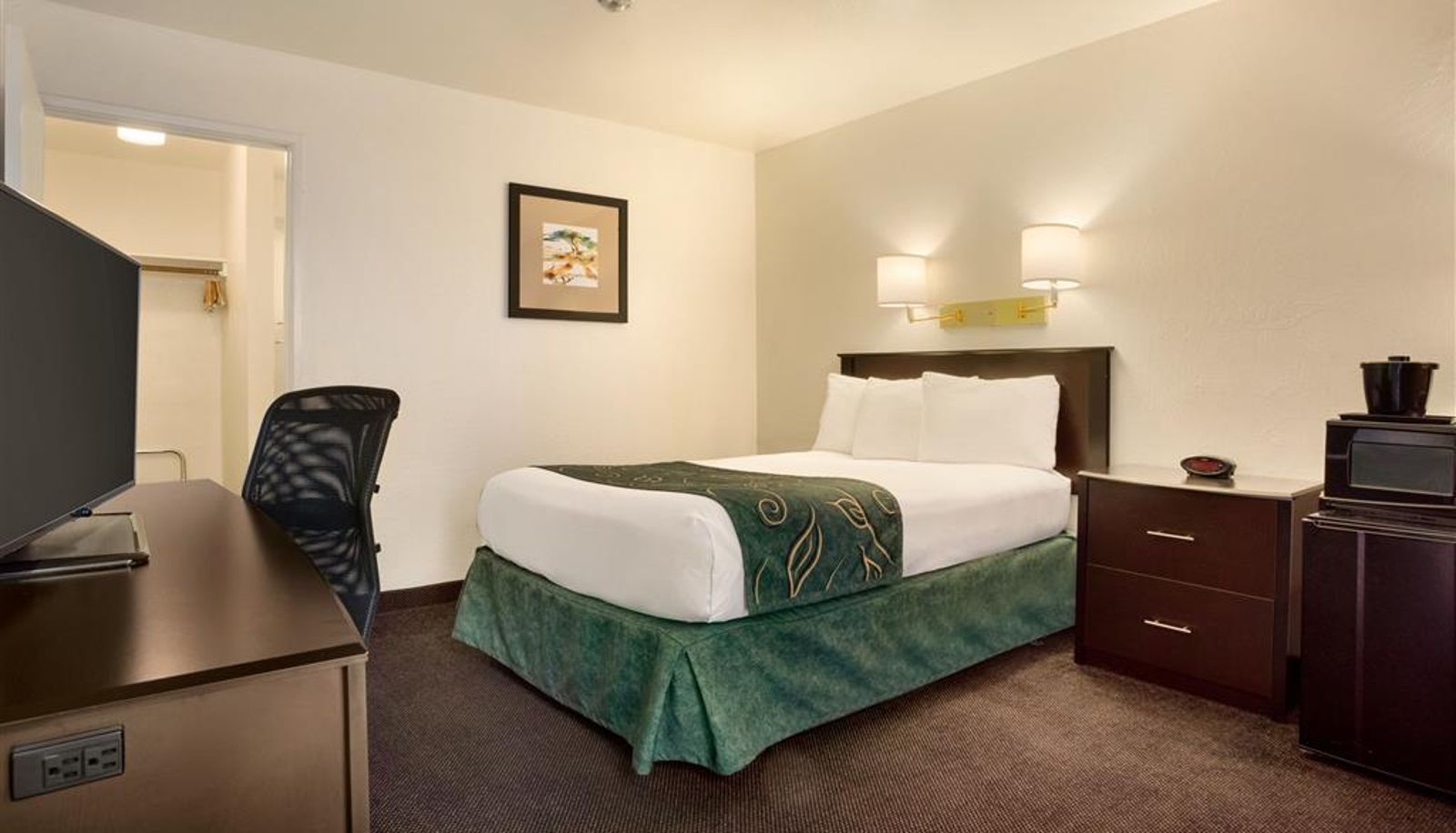 Room - Travelodge by Wyndham Winslow