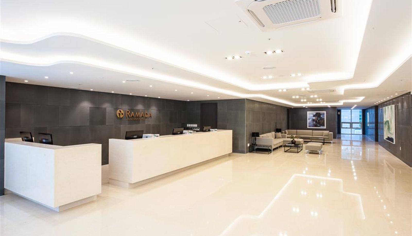Lobby - Ramada by Wyndham Jeju Seogwipo