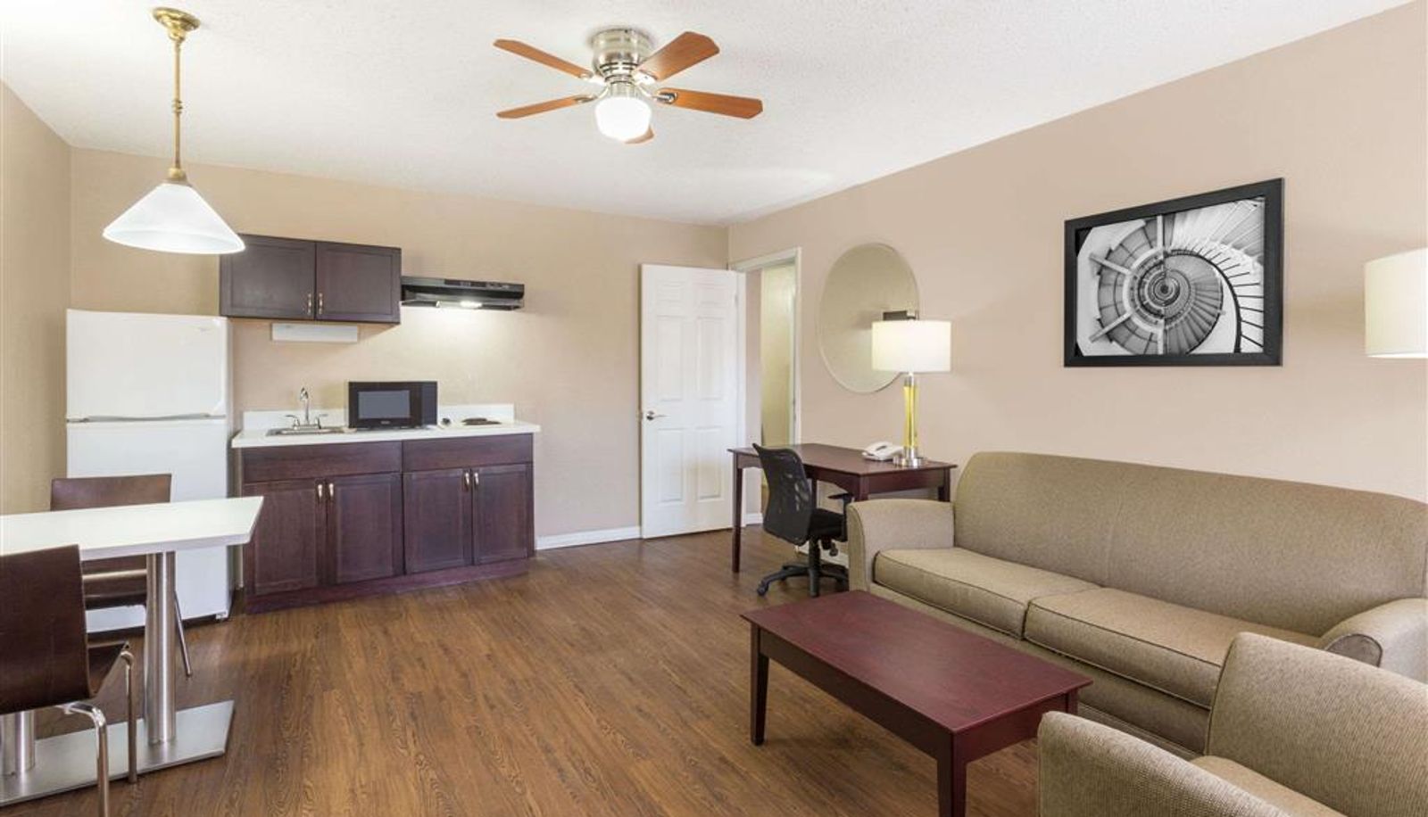 Zimmer - Super 8 by Wyndham Ellenton Bradenton Area