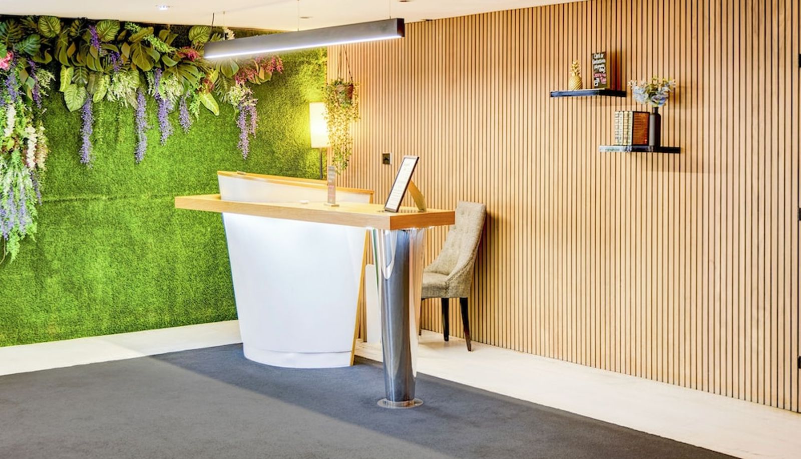 Rezeption - The Warwick Hotel by Colombo Edition
