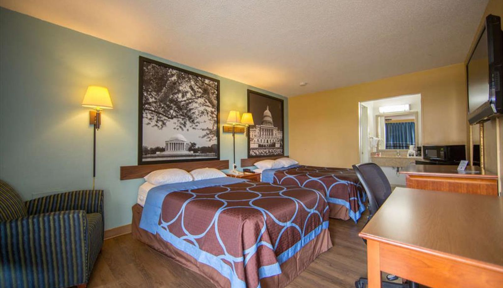 Room - Super 8 by Wyndham Alexandria/Washington D.C. Area