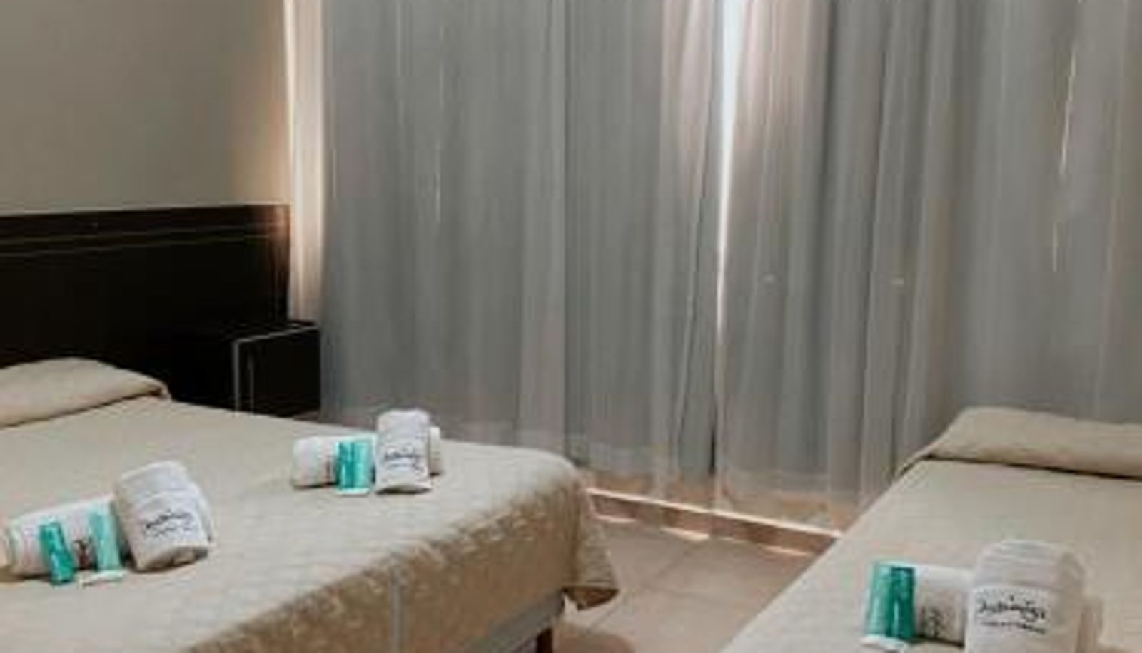 Triple room - Hotel Puesta del Sol