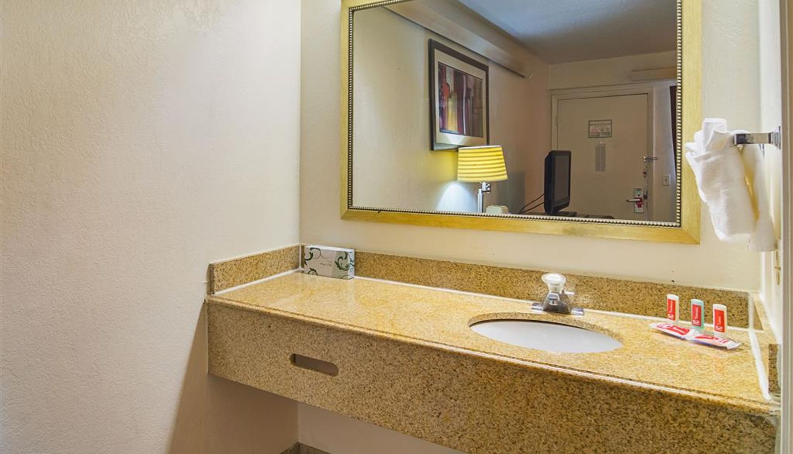 Room - Econo Lodge South Holland - Chicago Southland