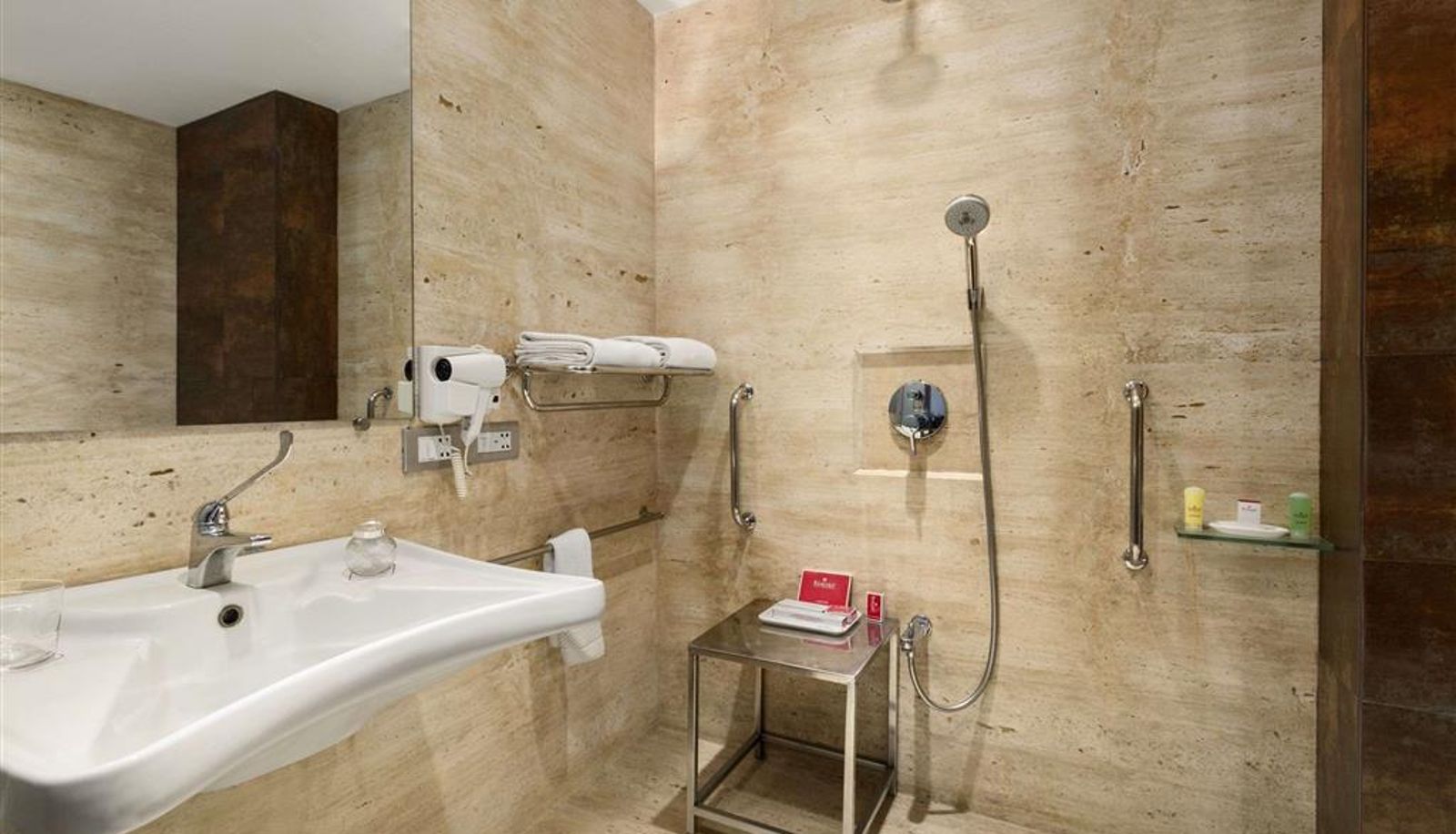 Zimmer - Ramada by Wyndham Navi Mumbai