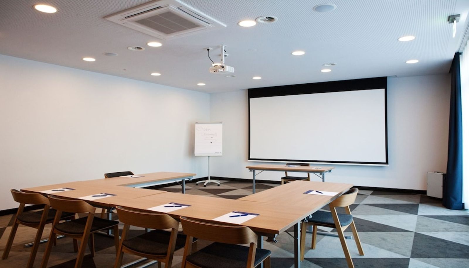 Sala riunioni - Holiday Inn Express RINGSHEIM by IHG