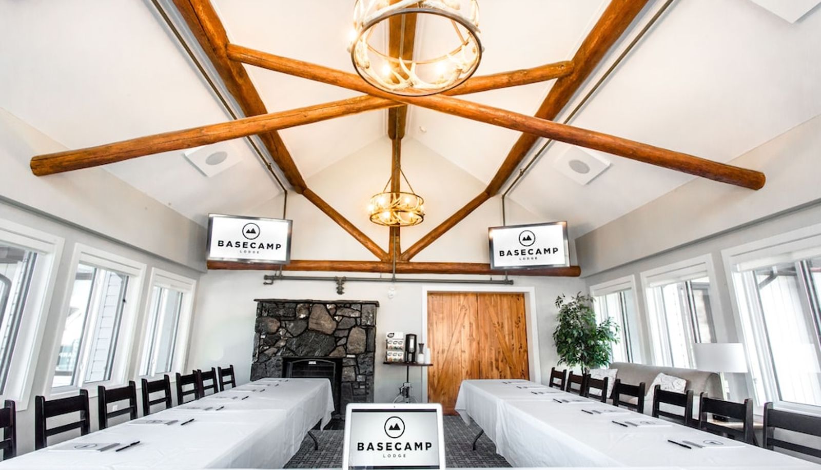 Meeting room - Basecamp Lodge Canmore