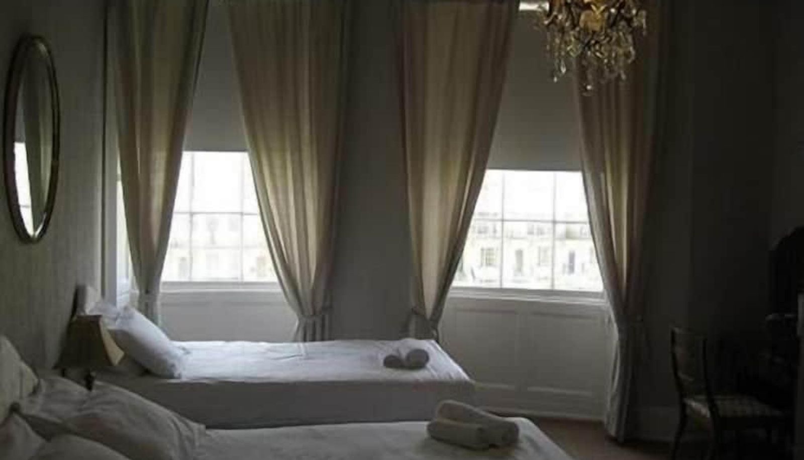 Budget room (single) - The Queensbury Hotel