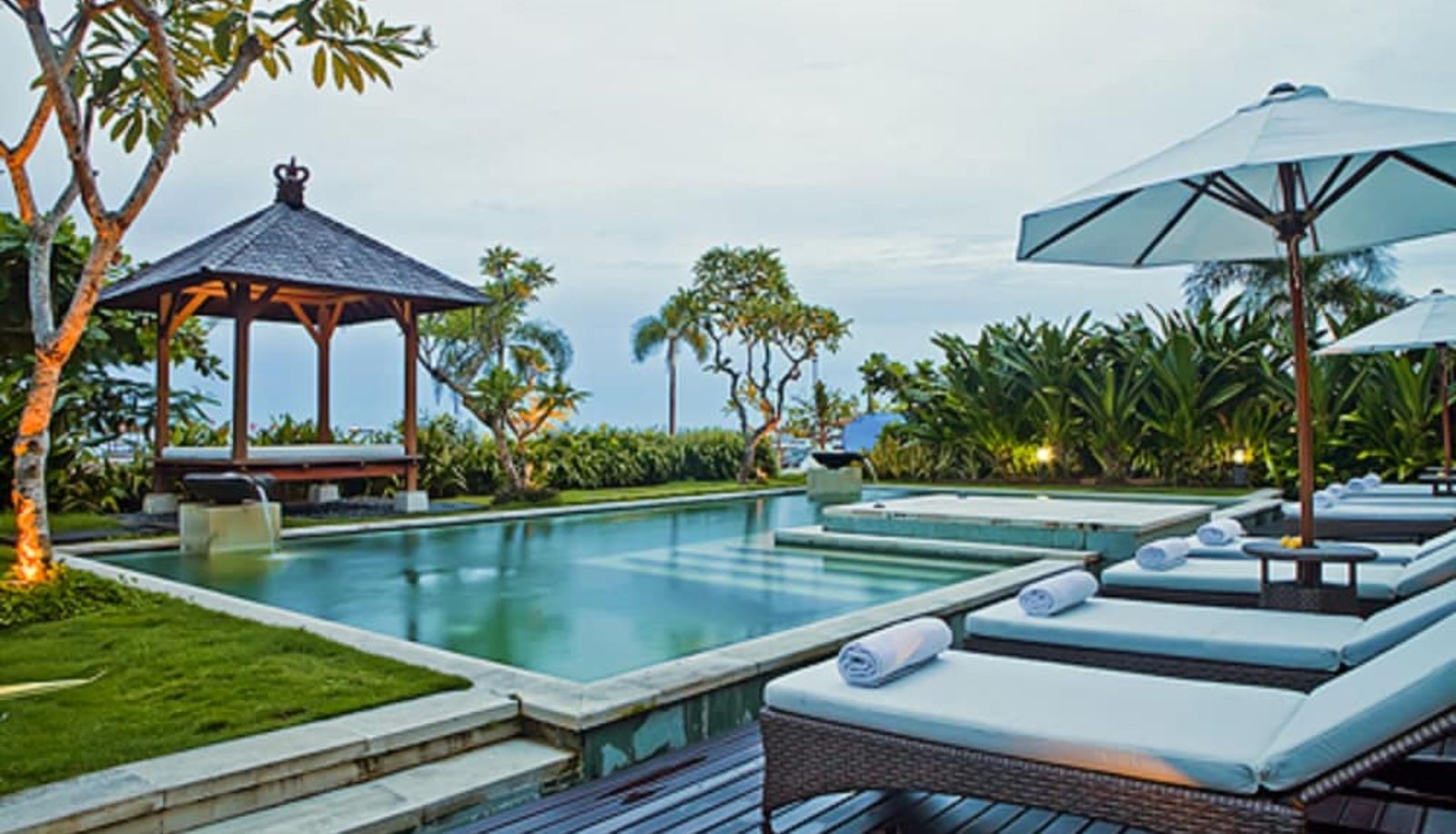 Zwembad - The Segara Suites