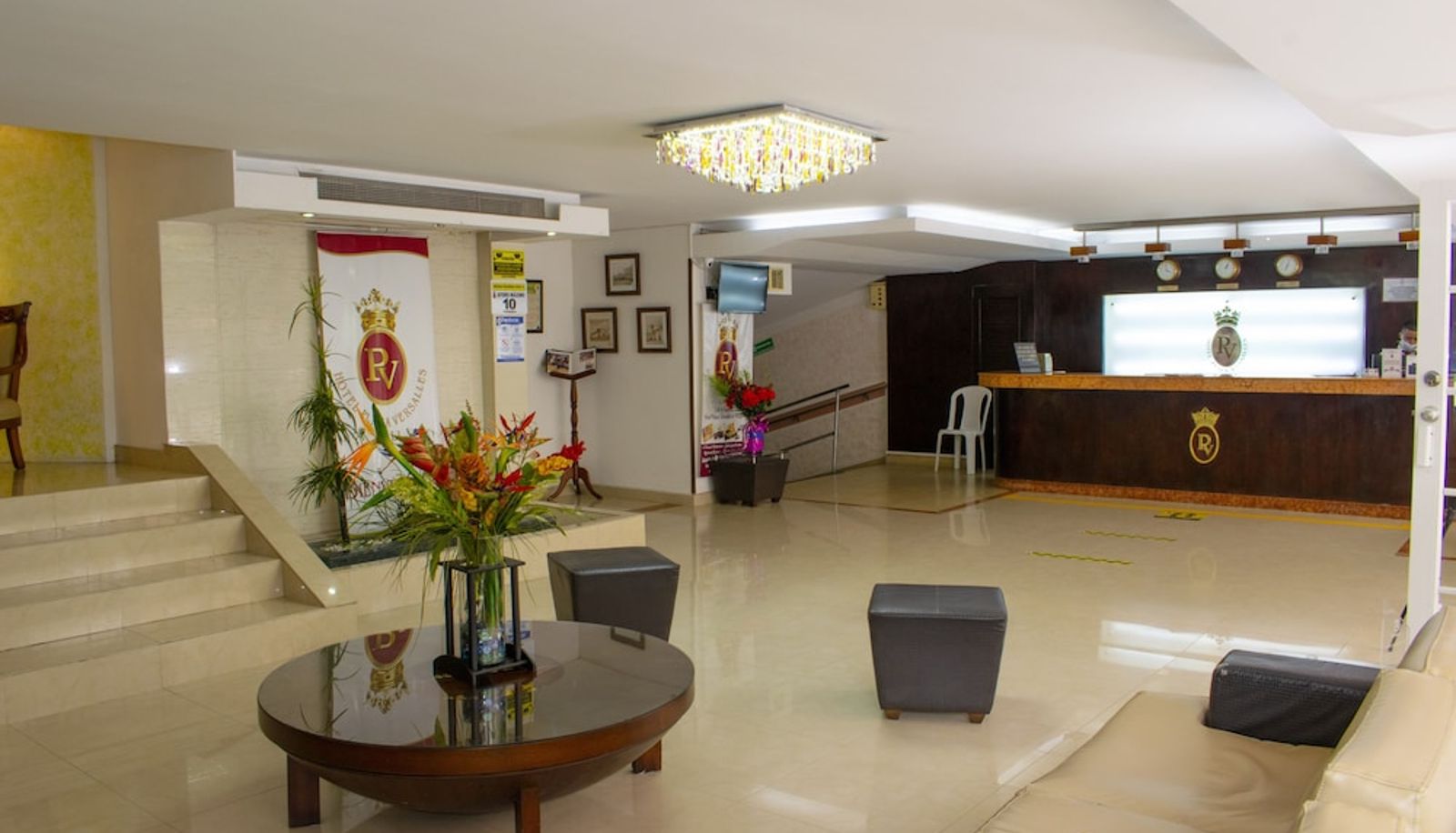 Reception - Hotel Plaza Versalles