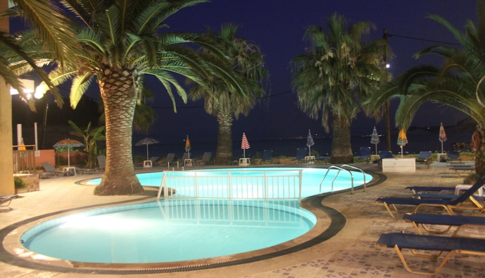 Piscina - Maria' s Beach Apartments