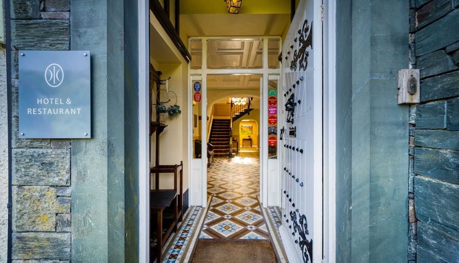 Sala - The Leathes Head Hotel