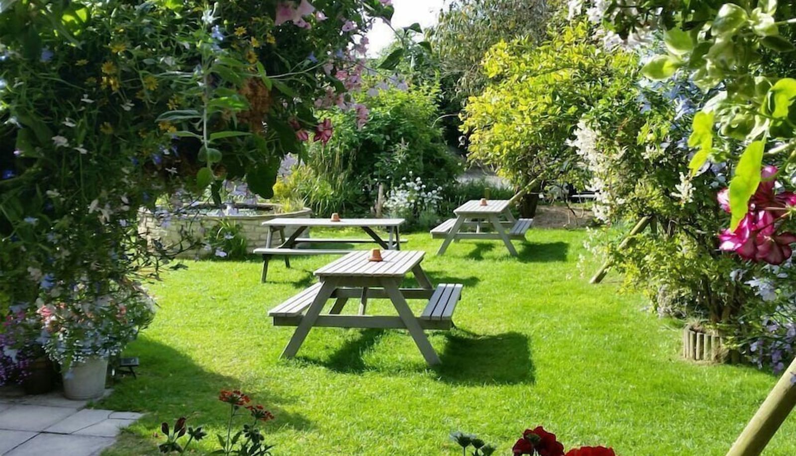 Garden - The Bolingbroke Hotel