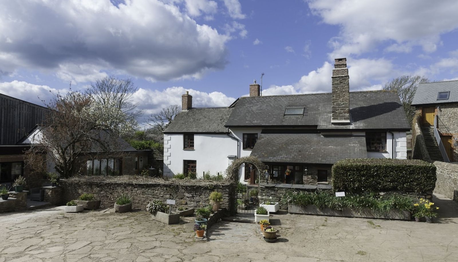 Info - Burton Farmhouse