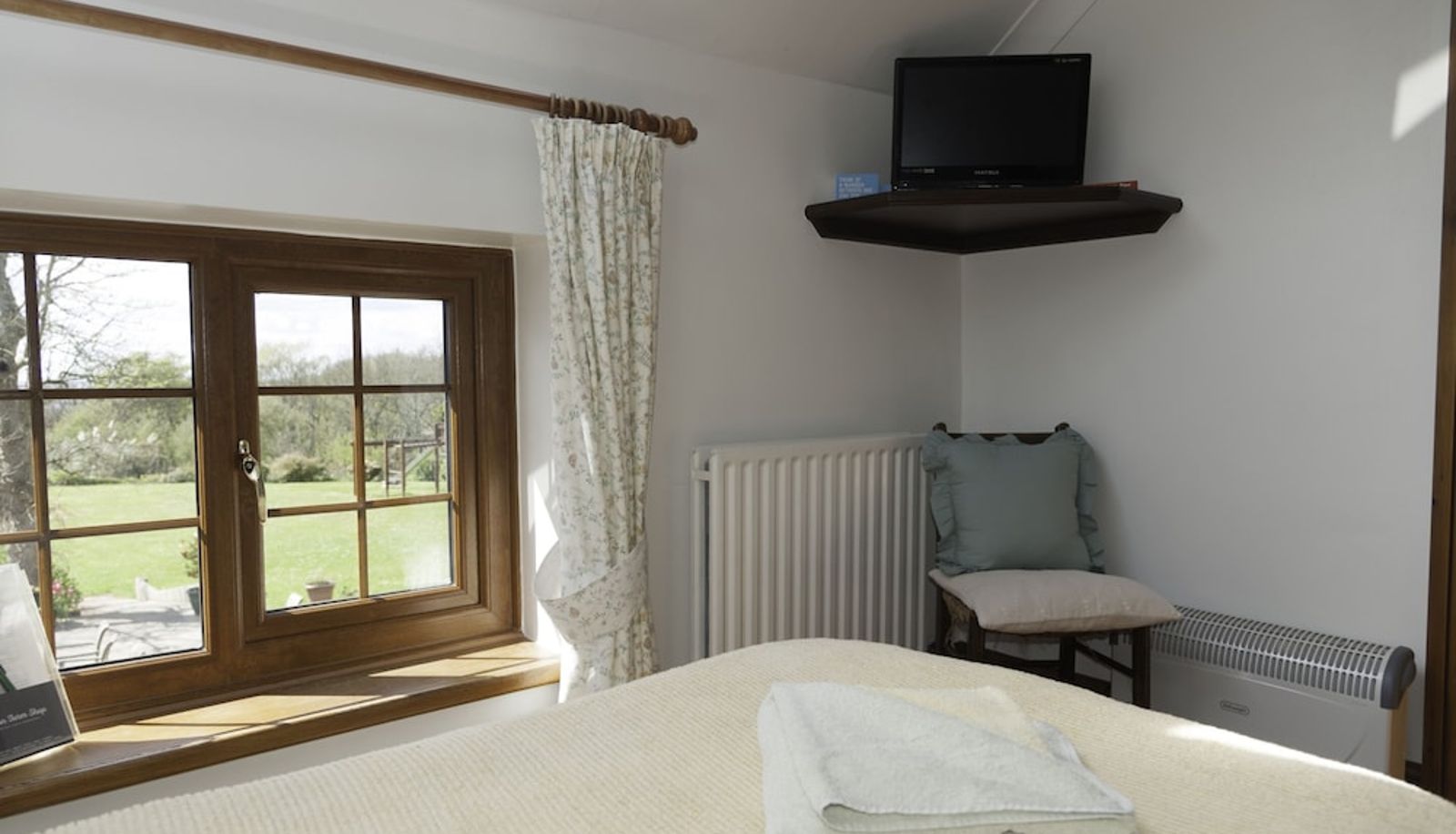 Info - Burton Farmhouse