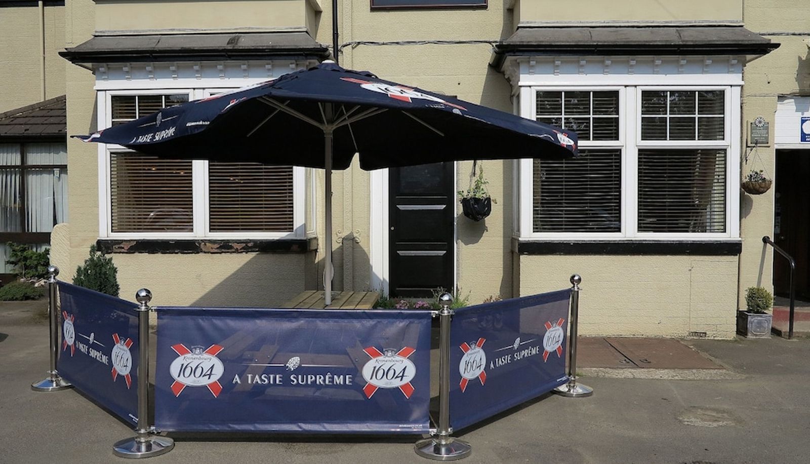 Terras - The Fox & Hounds