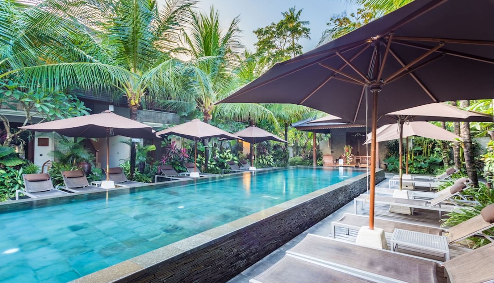 Piscina - Kejora Suites