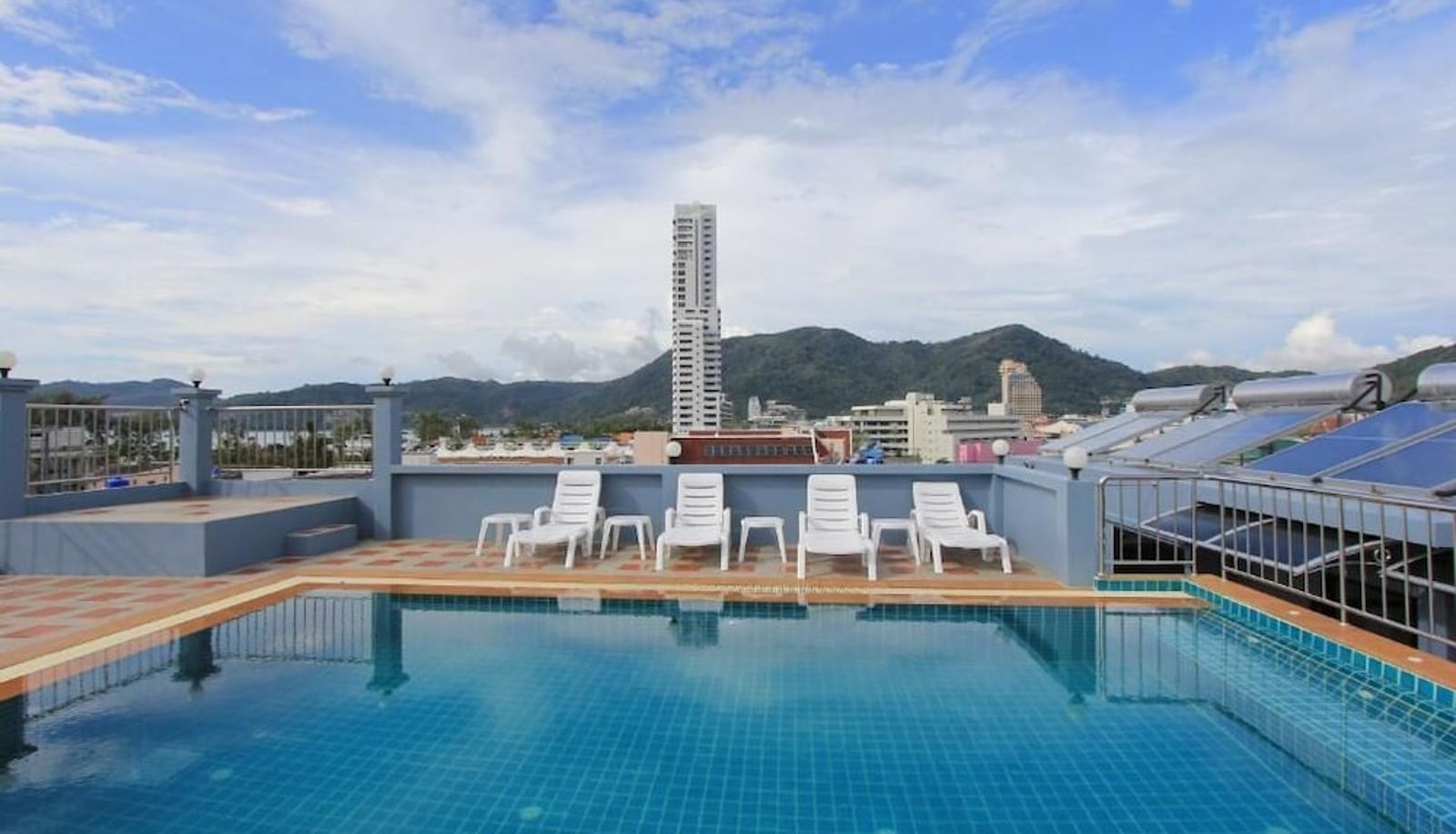 Zwembad - The Crystal Beach Hotel