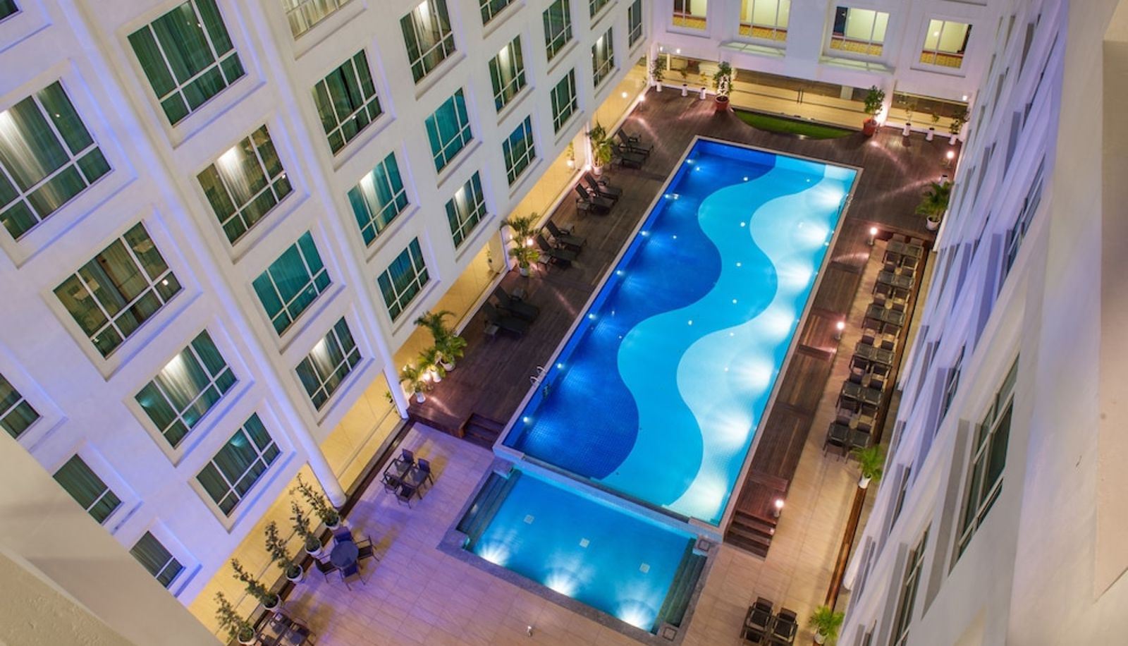Piscina - Pan Borneo Hotel Kota Kinabalu