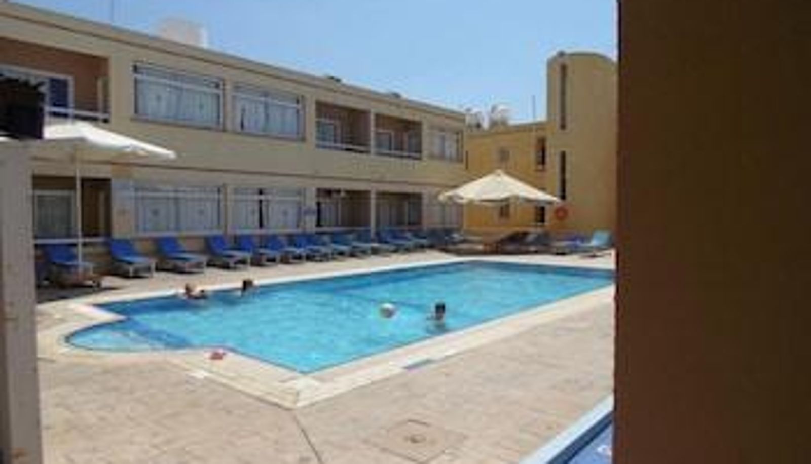 Zwembad - Nick's Hotel Apartments