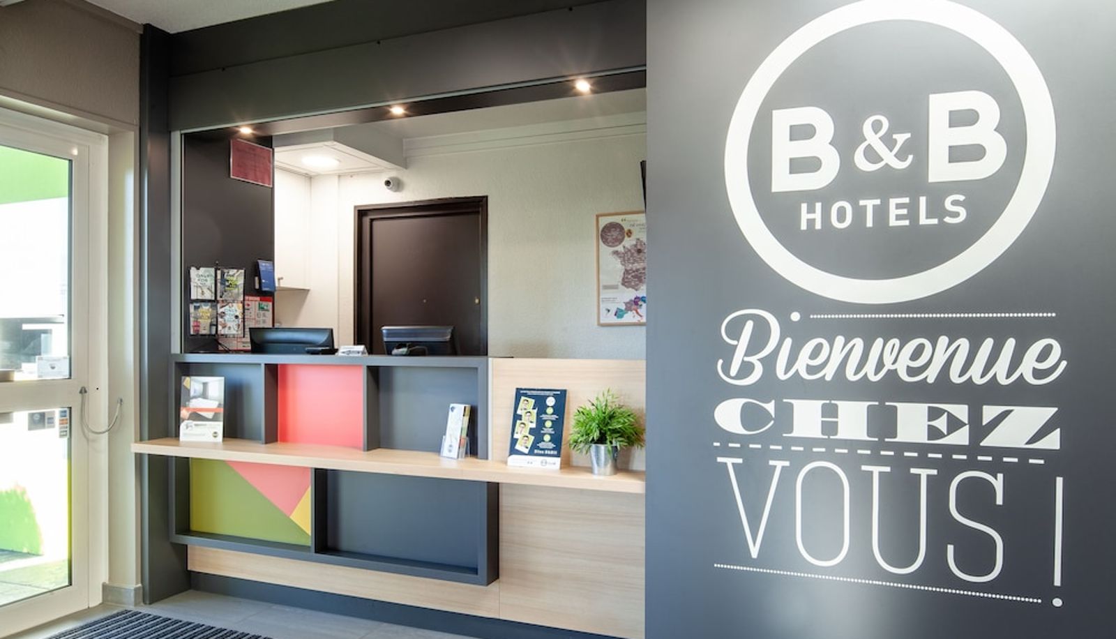 Recepción - B&B HOTEL Maurepas
