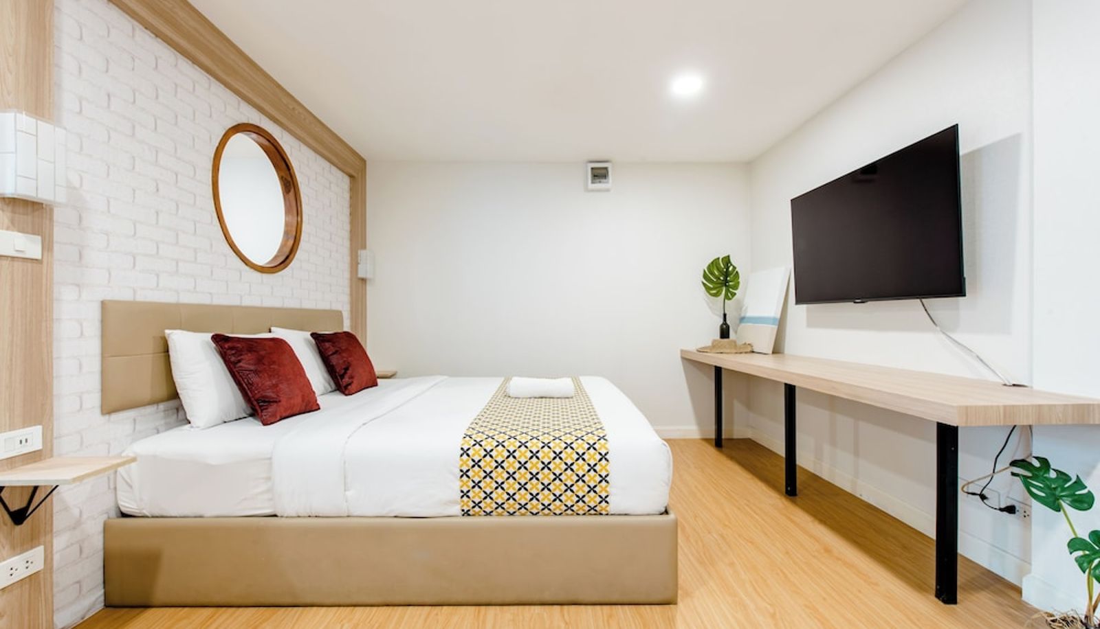 Apartment - Lee's Mark Residence