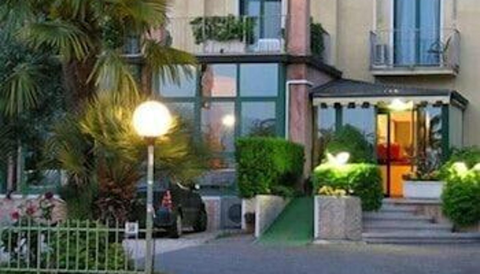 Zewnętrzna część hotelu - Hotel Al Castello
