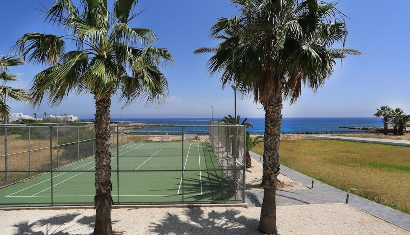 Tennis court - Coralli Spa Resort & Residence