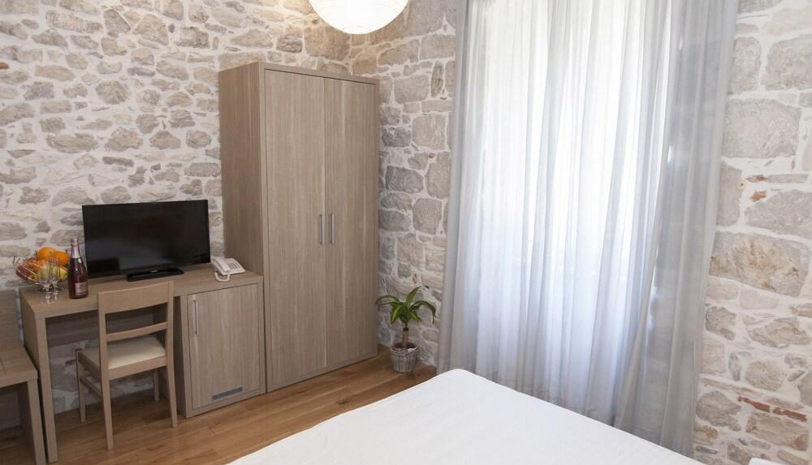 Standard room - Tifani Luxury Rooms