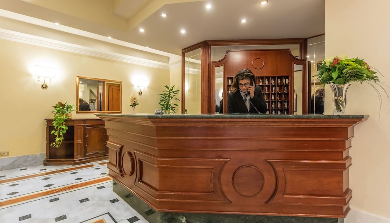 Reception - Raeli Hotel Lazio