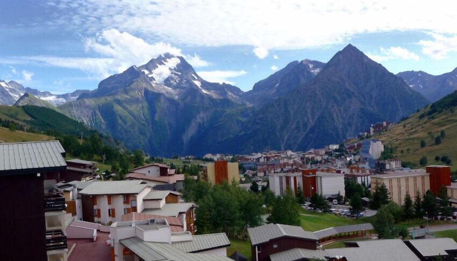 Surrounding - Hôtel Turan