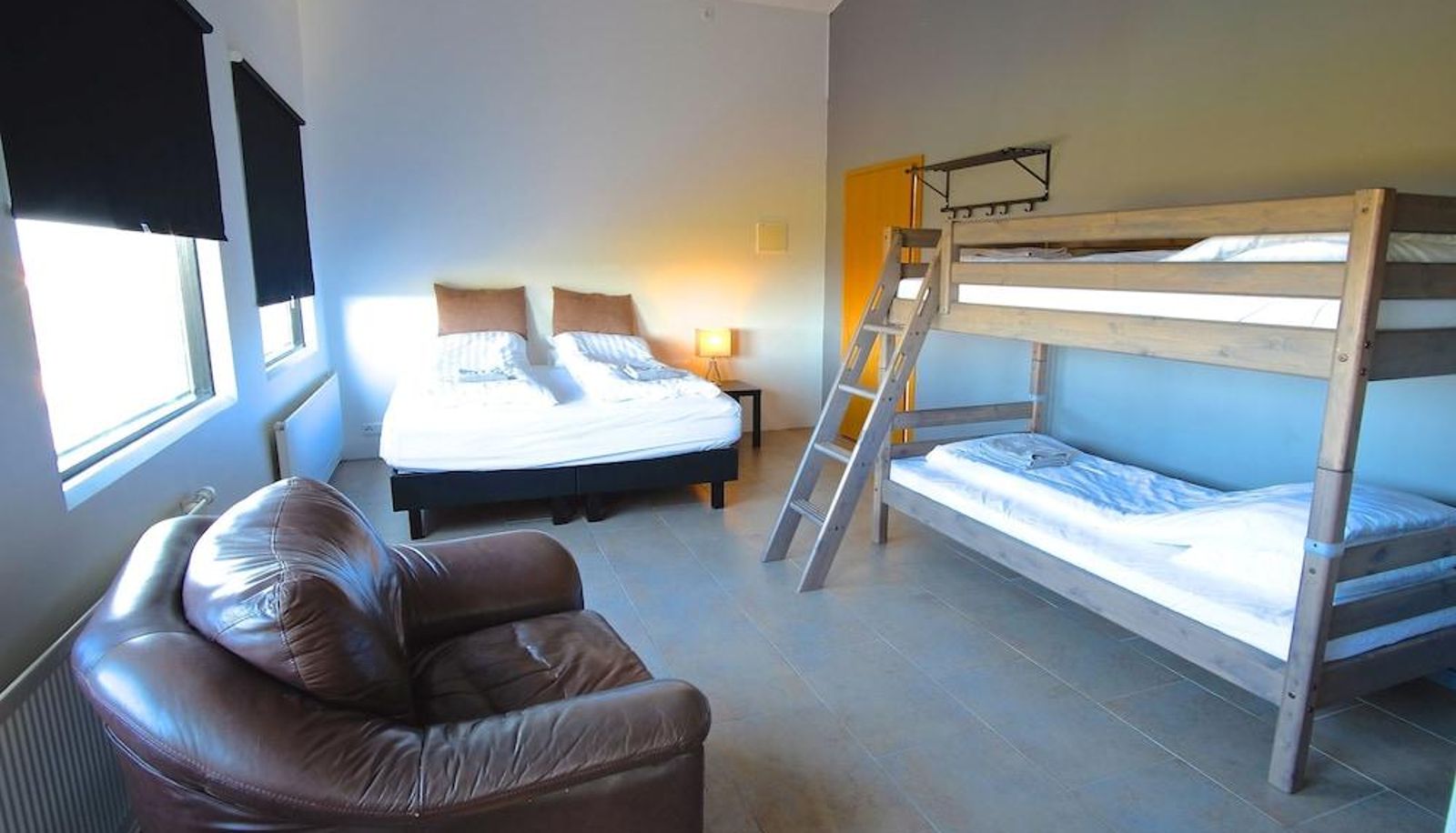 Vierbettzimmer - Bergas Guesthouse