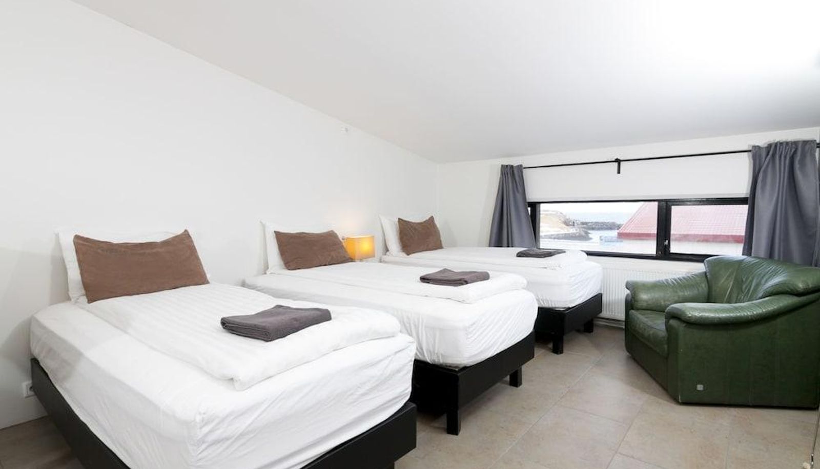 Dreibettzimmer - Bergas Guesthouse
