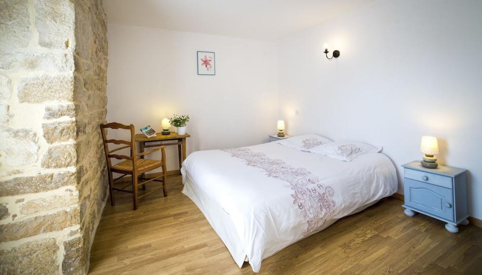 Apartment - Chambres d'hôtes - Entre Dolmens et Fontaines