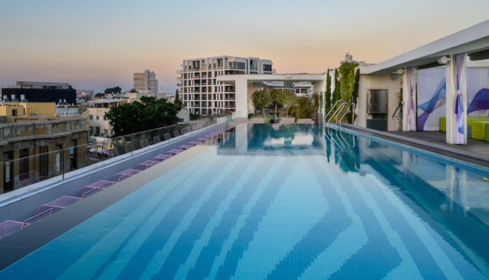 Basen - Poli House by AFI Hotels